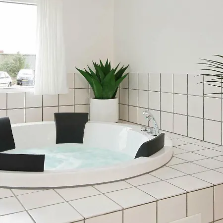 Ferienhaus Stunning Holiday In Bl Vand With Swimming Pool Blåvand